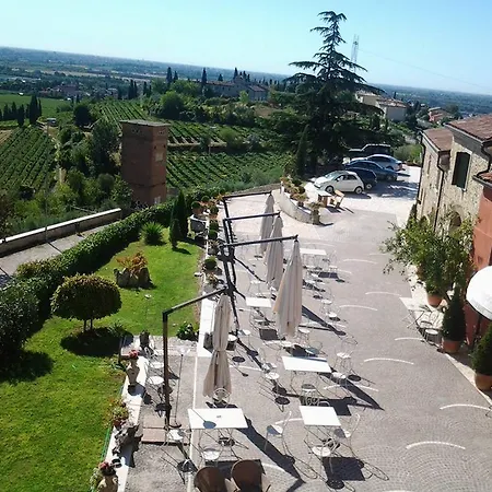 Relais Castrum Guest house