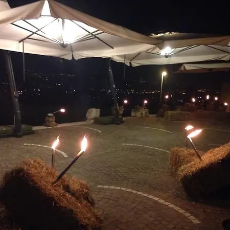 بيت ضيافة Relais Castrum