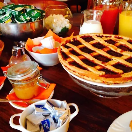 Relais Castrum بيت ضيافة Pedemonte