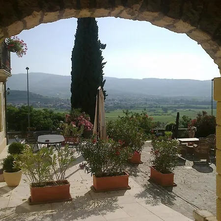 بيت ضيافة Relais Castrum