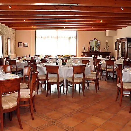 Relais Castrum بيت ضيافة 3*